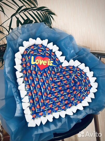 Букет из жвачки love is