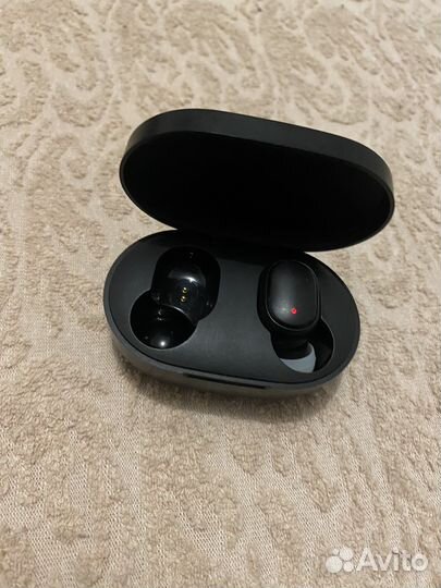 Один наушник и кейс, беспроводные наушники Redmi