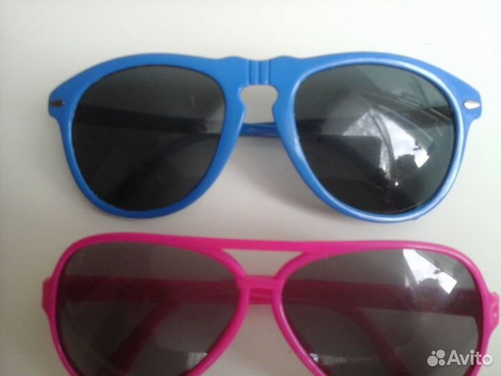 Очки солнцезащитные, детские + расчёска- впридачу