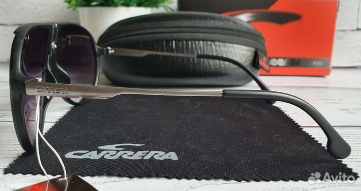 Солнцезащитные очки Carrera новые
