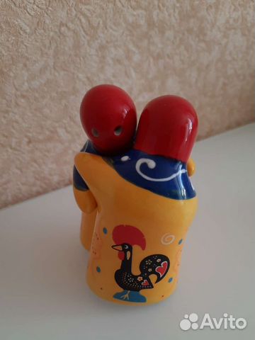 Солонка и перечница из фарфора Португалия