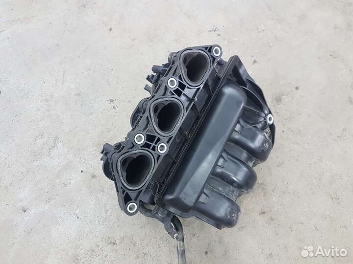 Впускной коллектор Skoda Fabia 2 1.2 BZG