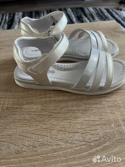 Сандалии для девочки