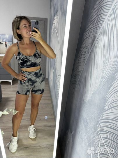 Спортивный костюм новый S