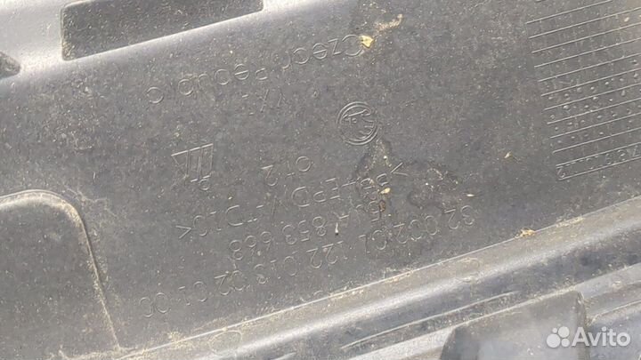 Решетка радиатора Skoda Rapid