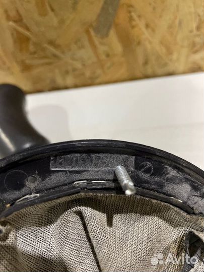 Кожух ручки кпп Renault Megane седан K4M 2006