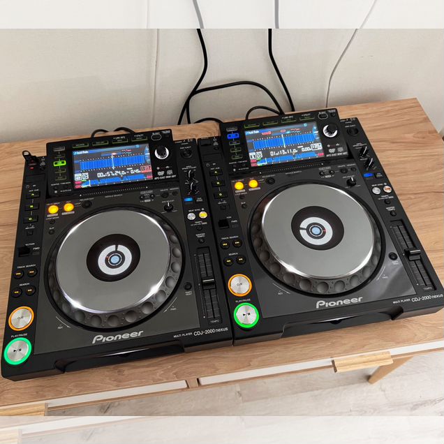 Pioneer CDJ-2000 nexus
