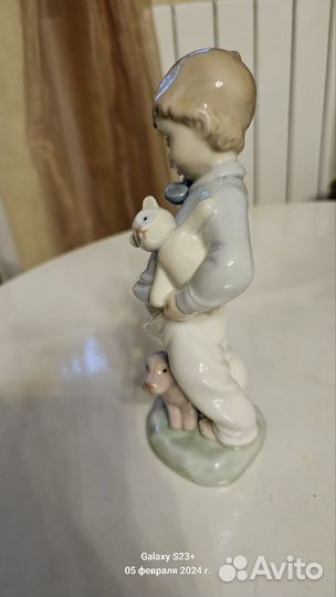 Фарфоровая статуэтка Nao by Lladro