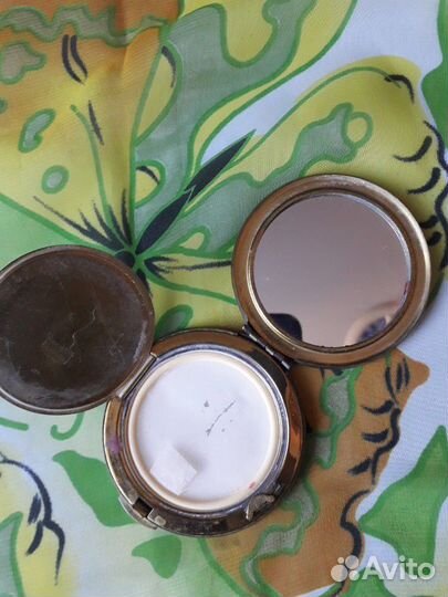 Пудренница винтаж Ленинград