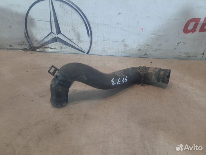 Патрубок системы охлаждения Mercedes Gla180 X156