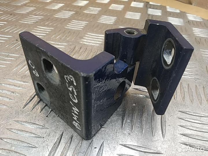 Петля двери задней правой нижняя BMW 5-Series/M5