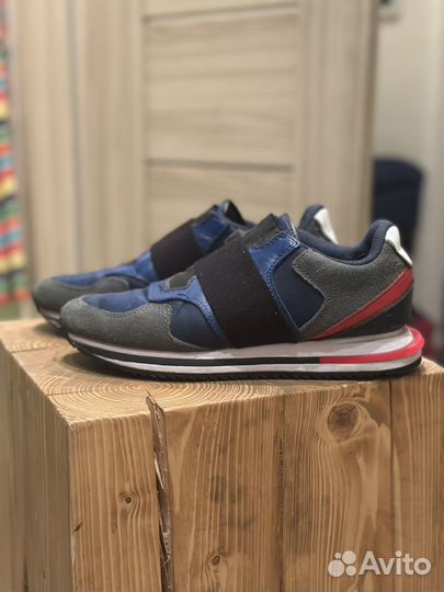 Кроссовки tendence