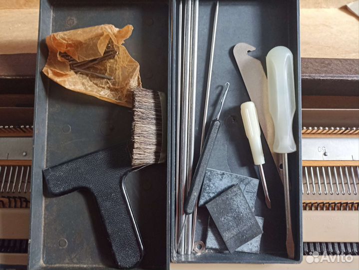 Ручная вязальная машинка Рута 85