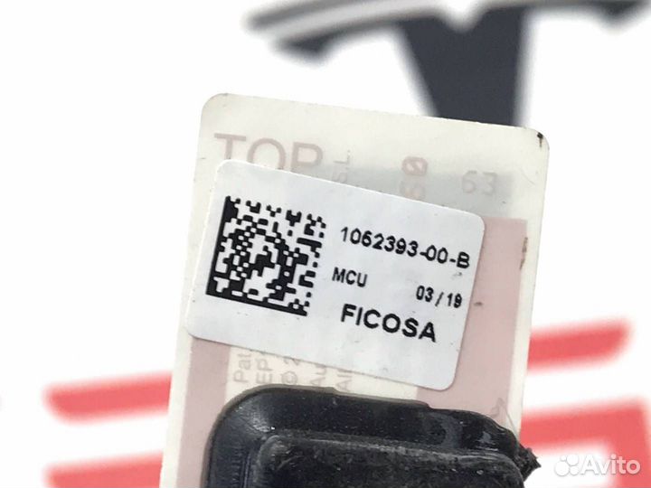 Bluetooth антенна Tesla Model S 2015 1052393-00-B