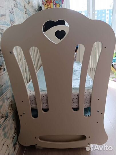 Детская кроватка с маятником (матрац в подарок)