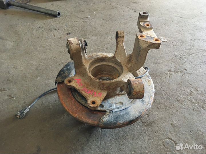 Кулак задний правый (SsangYong Actyon)