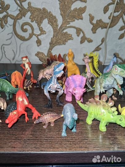 Динозавры игрушки