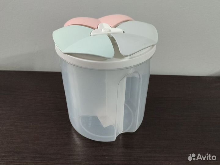 Контейнер для сыпучих продуктов