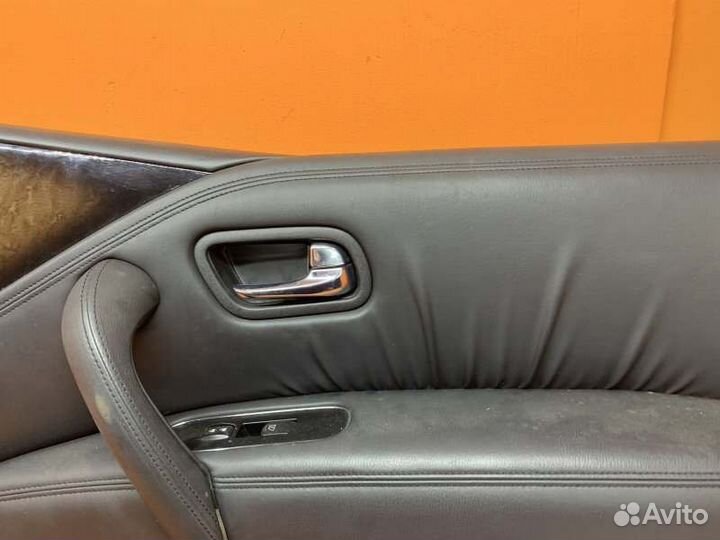 Обшивка двери передняя правая Infiniti Qx56 Z62