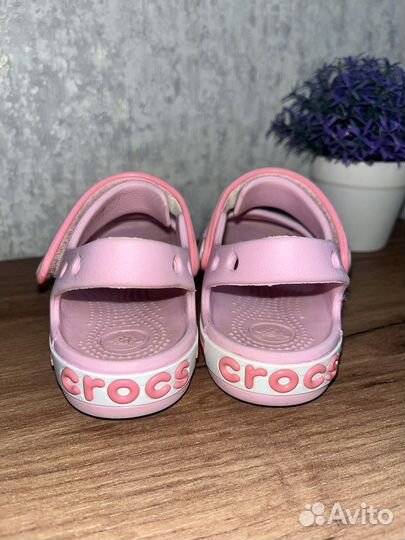 Сандалии crocs