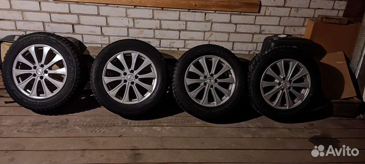 Bridgestone Ice Cruiser 7000 225/60 R17 103T