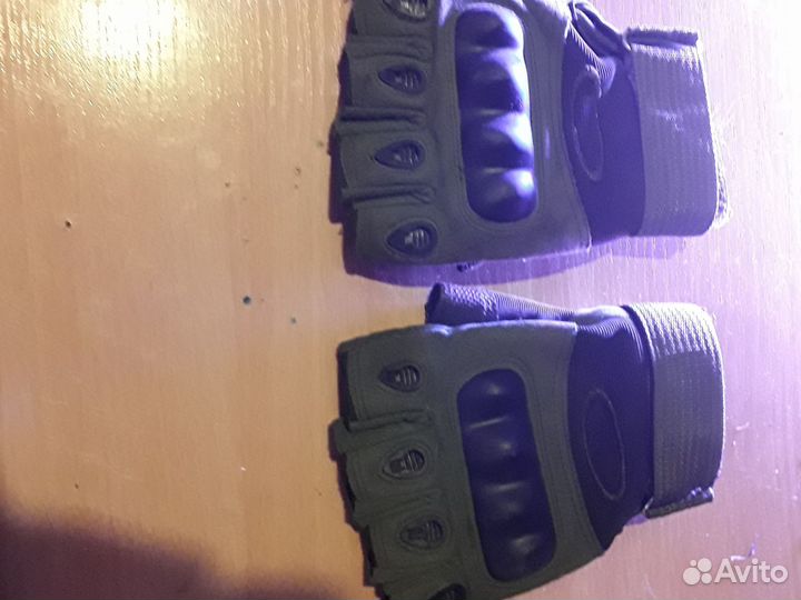 Ваенные перчатки