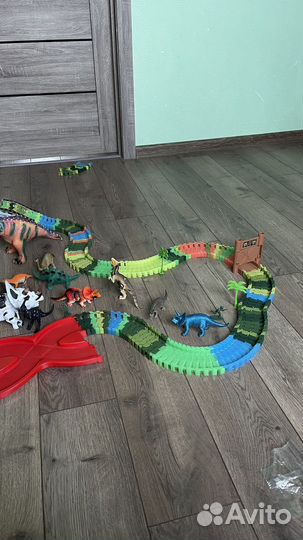 Гибкий трек с динозаврами Мир Юрского периода