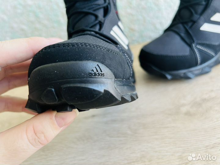 Ботинки демисезонные новые для мальчика 29 Adidas
