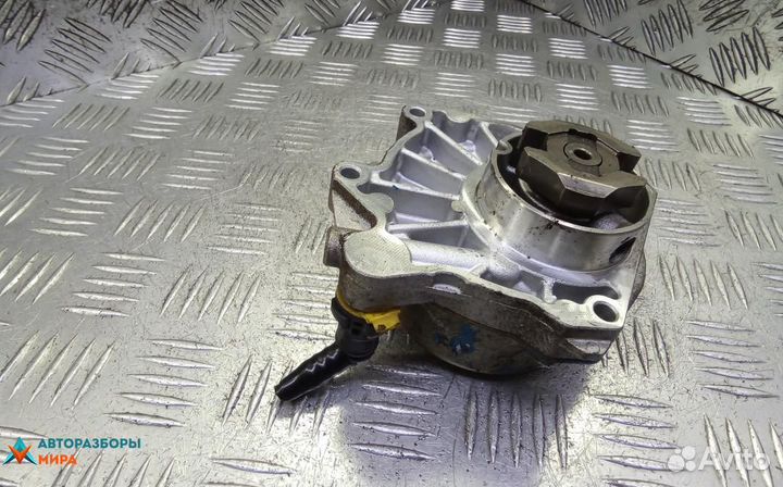 Насос вакуумный Opel Astra J 2011