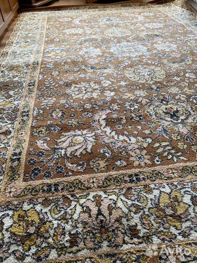 Ковер шерстяной