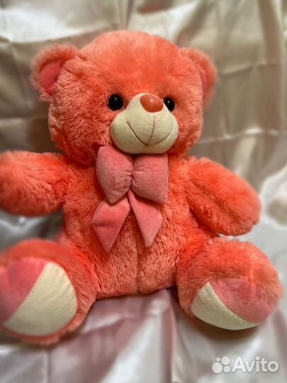 Два нежных плюшевых розовых медведя, новые