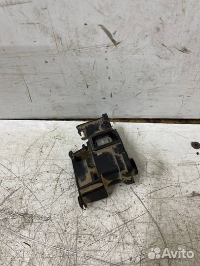 Активатор лючка бака Volkswagen Polo 5 Седан