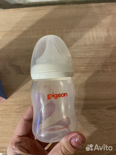 Молокоотсос ручной pigeon с бутылочкой