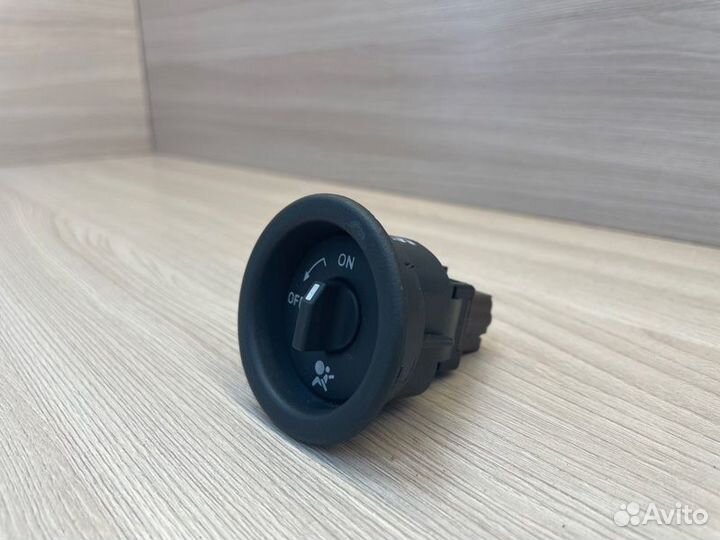 Выключатель подушки безопасности Renault Duster