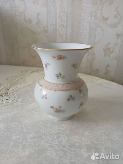 Ваза для цветов дикоративная