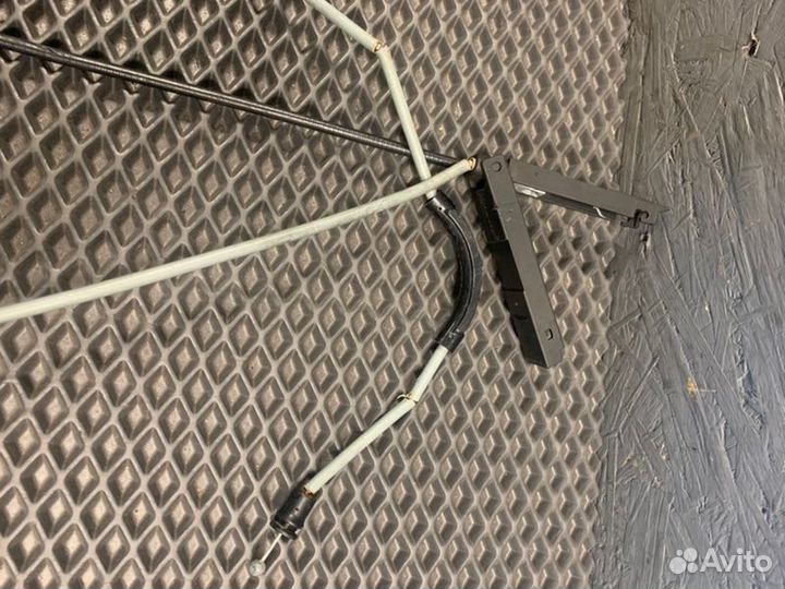 Трос замка капота Mercedes-Benz E-Class W213