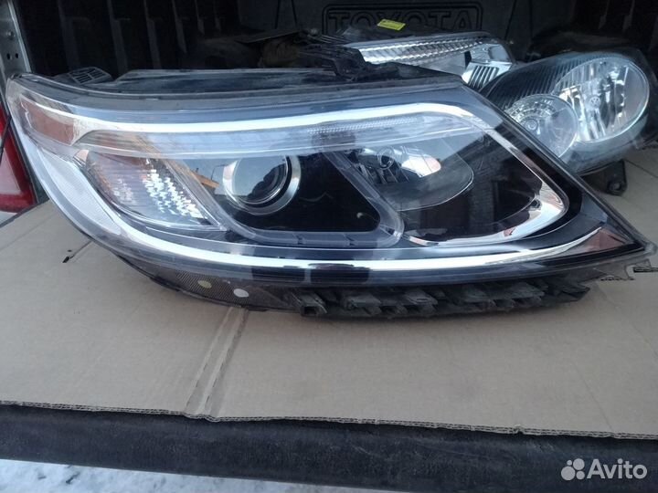 Kia Sorento с12г фара правая ксенон птф левая