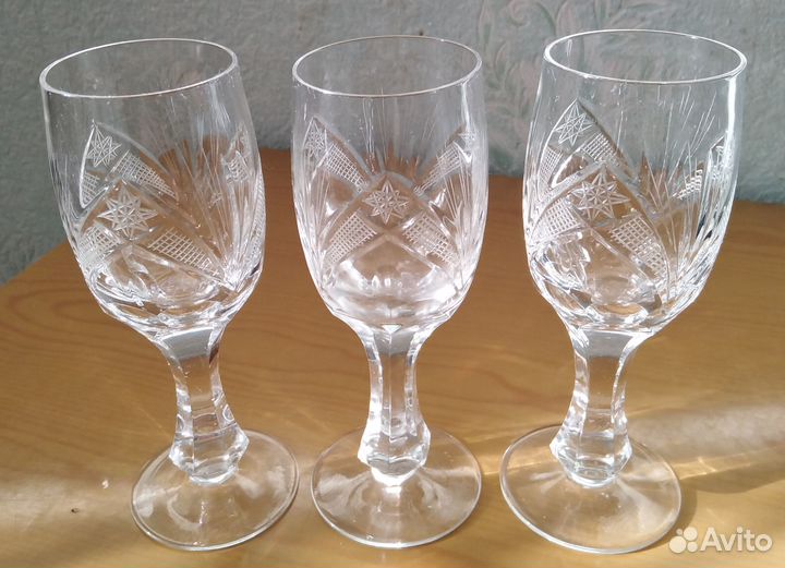 Бокалы, стаканы, стопки, кружки