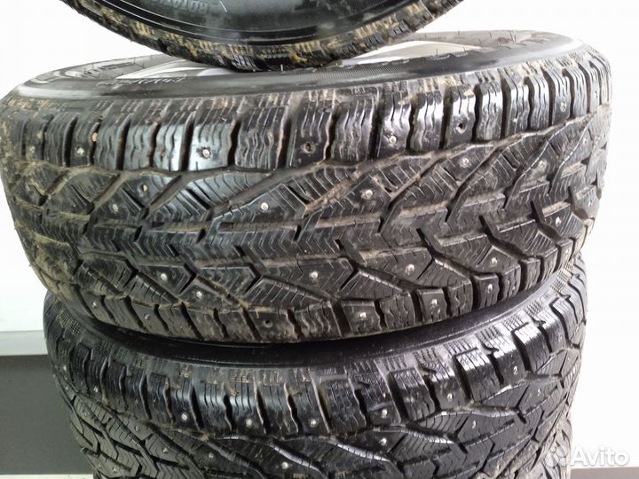 Tigar SUV Ice 215/65 R16