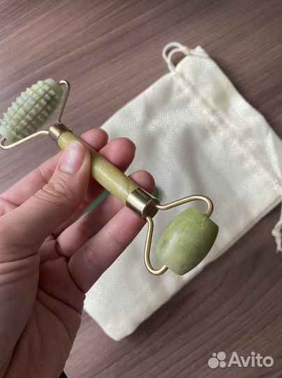 Скребок гуаша и массажер для лица из нефрита