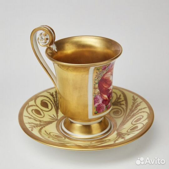 Крм. Коллекционная чашка с блюдцем с цветочной рос