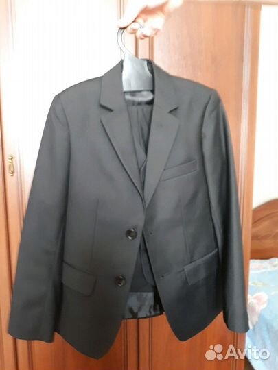 Школьные костюмы разные, брюки классические