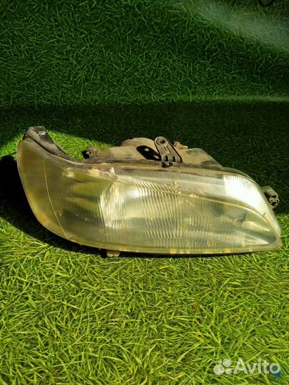 Фара правая для Пежо 306 1998г