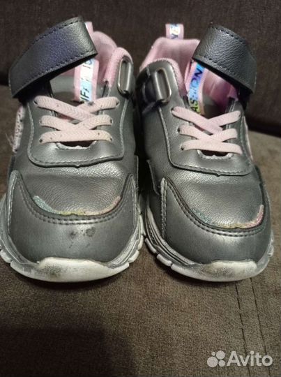 Кроссовки для девочки