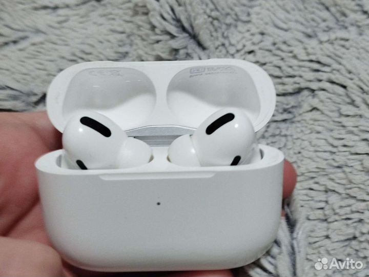 Airpods pro с чехлом