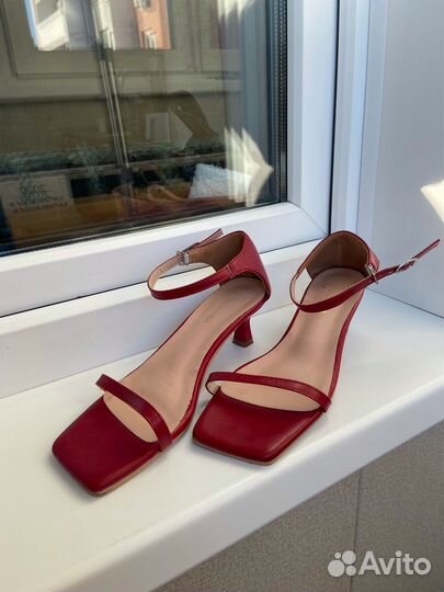 Босоножки 36