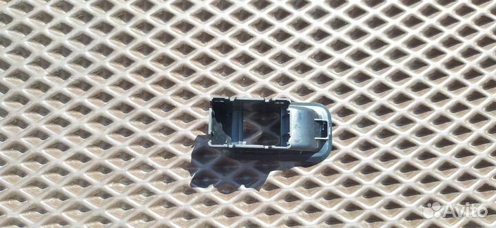 Корпус кнопки стеклоподъемника VAG 6RU867255A