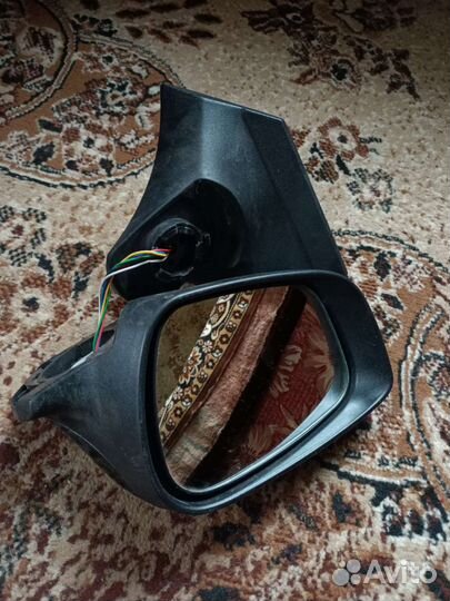 Зеркало заднего вида на Hyundai Solaris