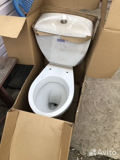 Унитаз с бачком новый
