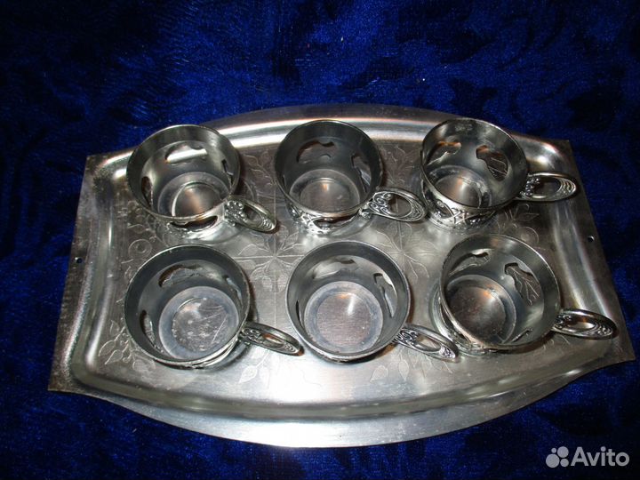 Оригинальный поднос с подстаканниками